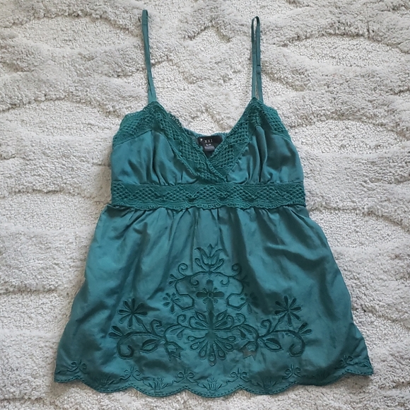 Forever 21 Tops - ⚡3 For $15 if Bundled! Flowy Tank